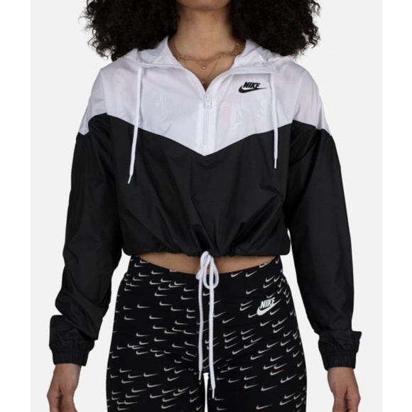Nike Women's Sportswear Windrunner Jacket in Black and White - Picture 2 of 7